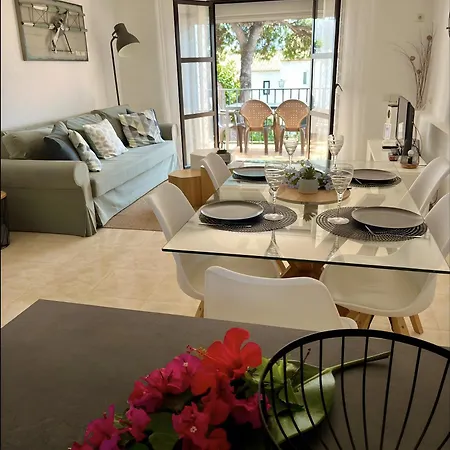 Dona Lola Sea Apartmán *